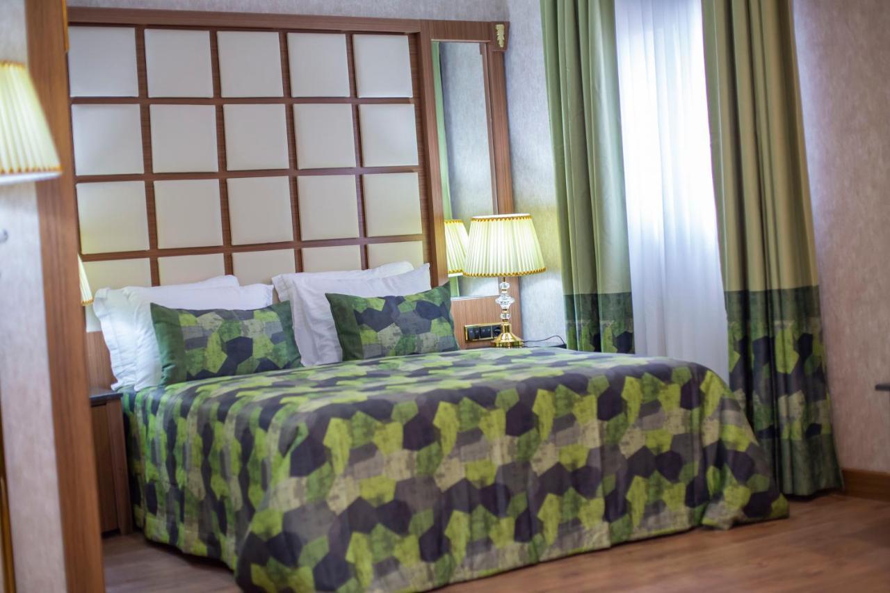 United Hotel International Yaoundé Kültér fotó